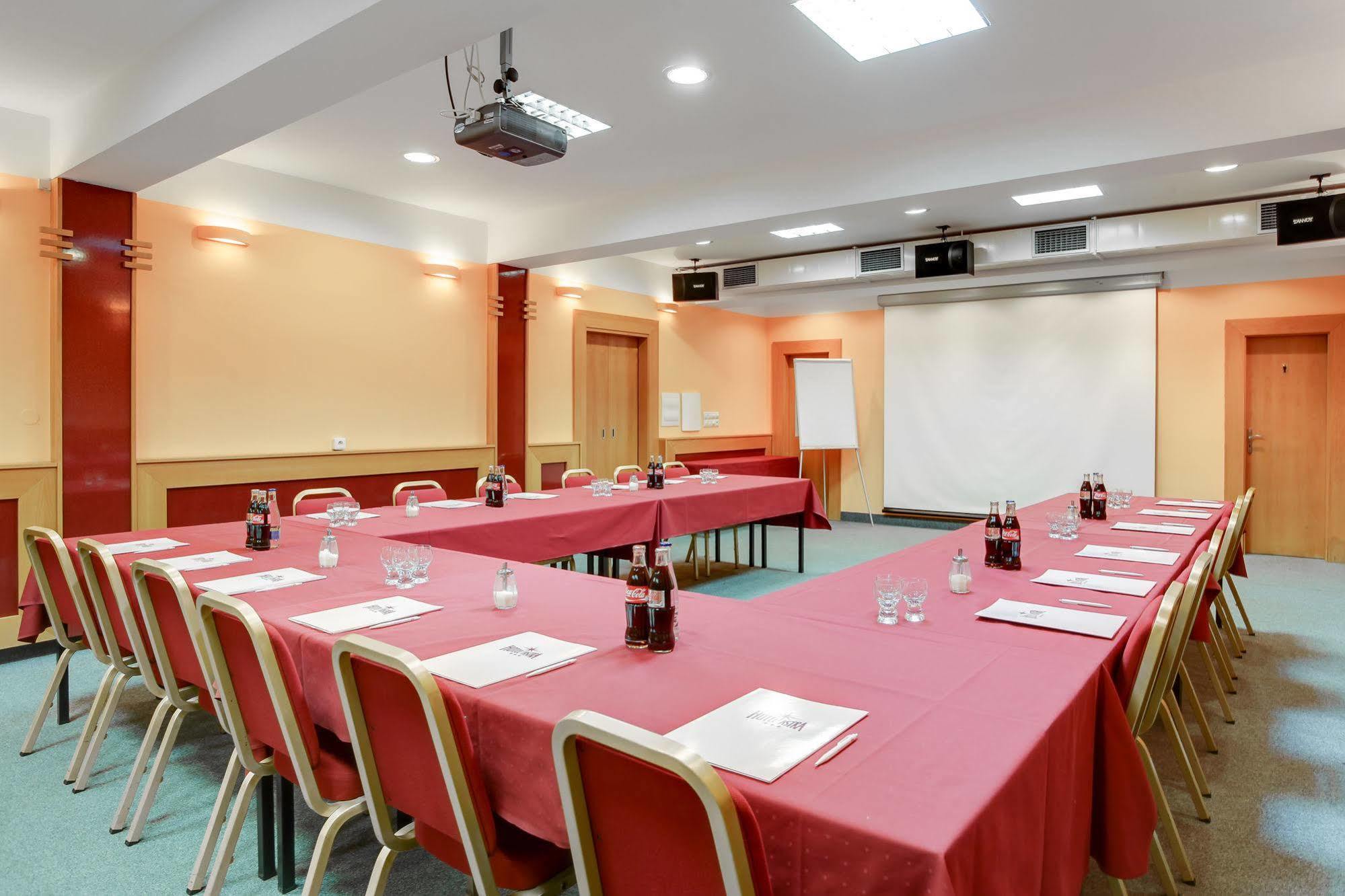 Astra Hotel 3*