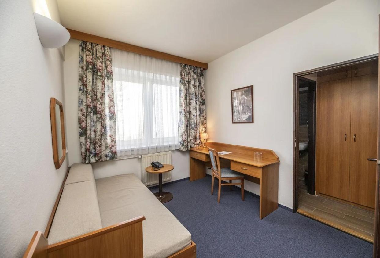 Hotel Astra 3*